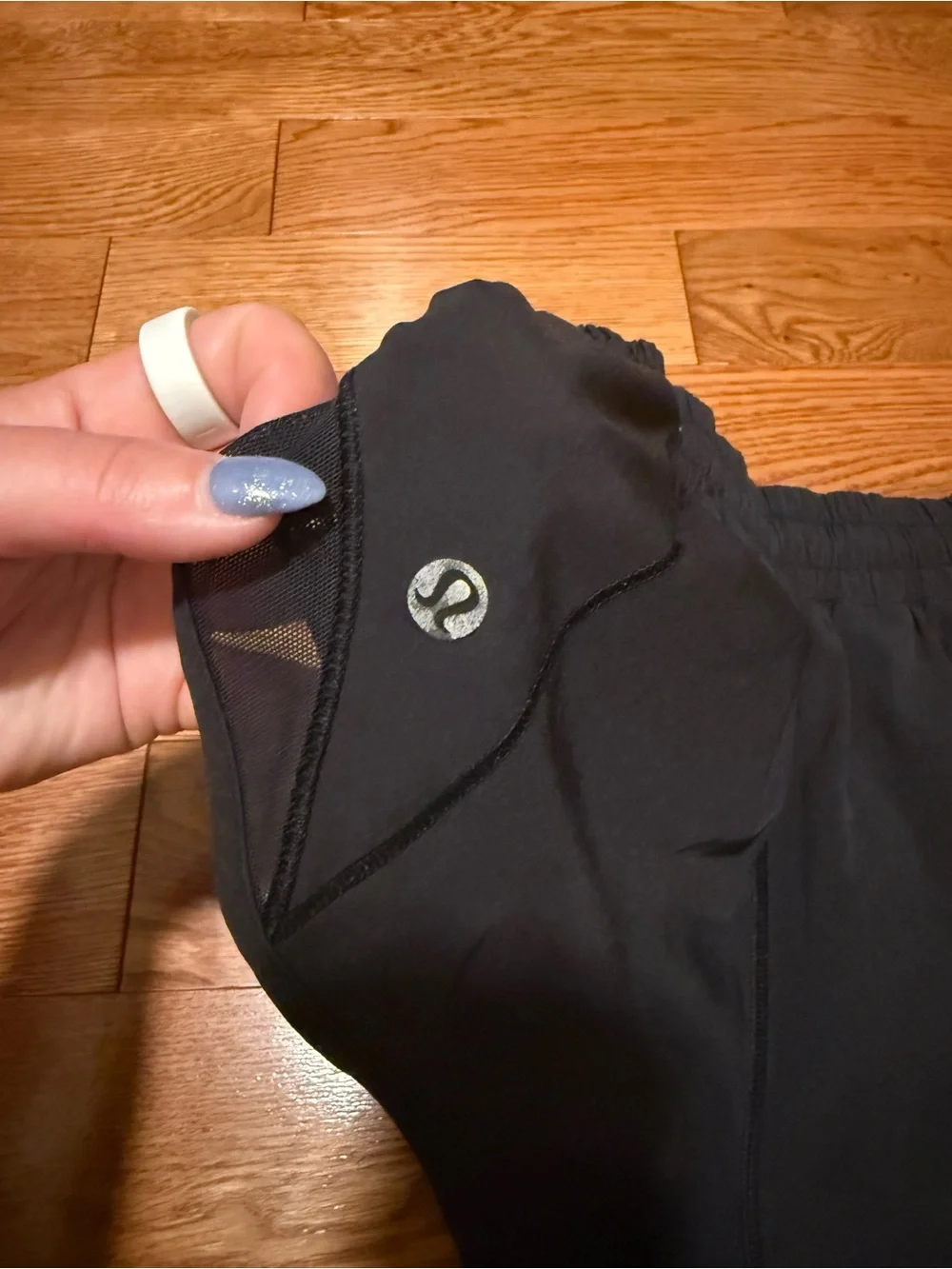 Lululemon hotty hot shorts - Picture 3 of 4